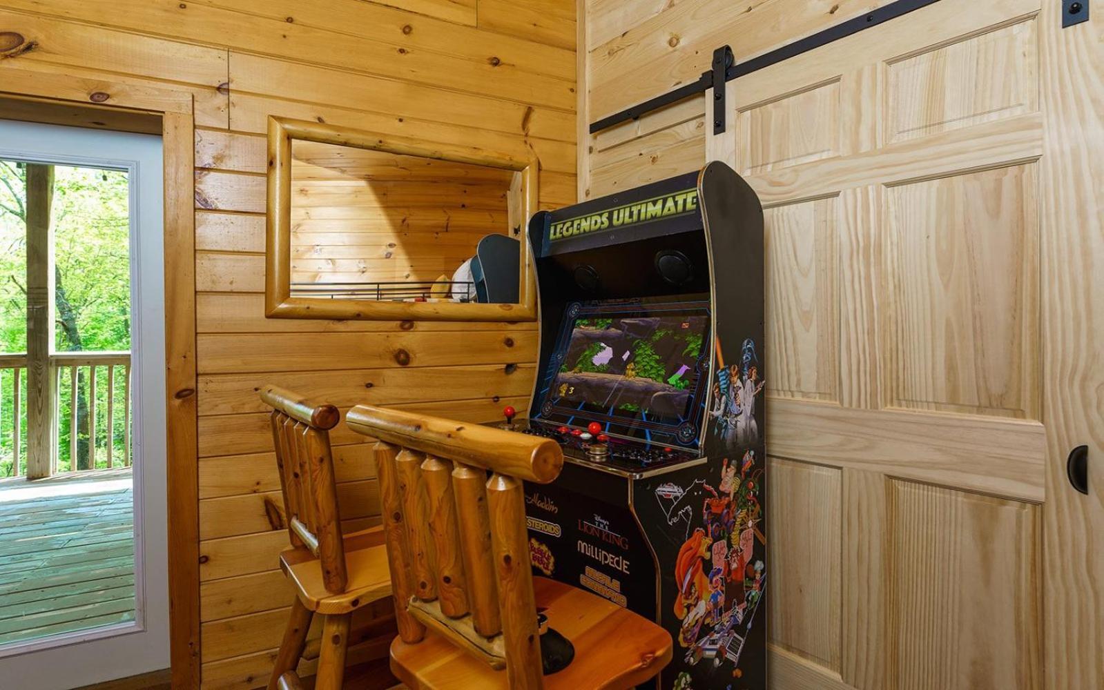 Grand Ole Chalet - Mt Viewsfireplacefirepitarcade แกตลิงเบิร์ก ภายนอก รูปภาพ